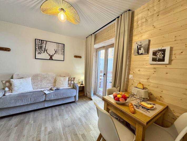 Studio entier, Studio cosy à Vars avec terrasse et parking privé in Vars, Région de Briançon