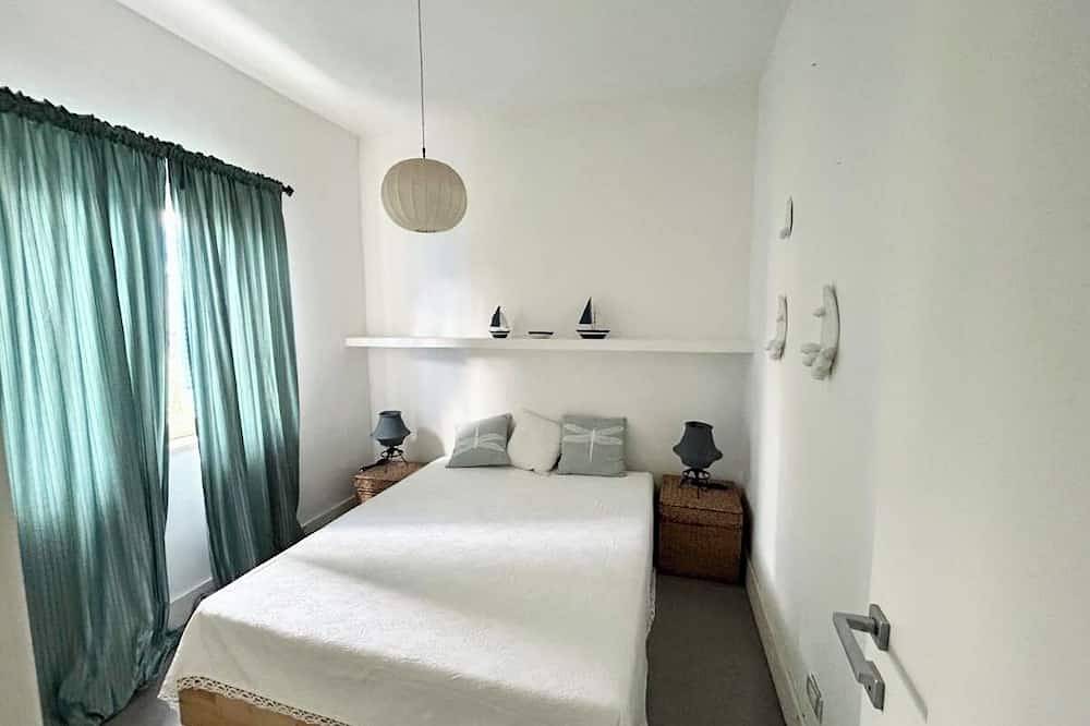 Ostuni Beachfront Villa with Pool & Private Parking, Luxury Holidays in Monticelli, Salento