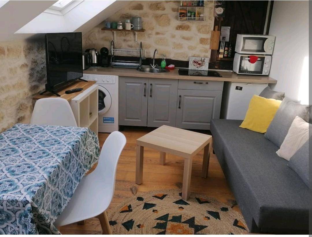 Appartement entier, One-Bedroom Apartment in Écharcon, Essonne