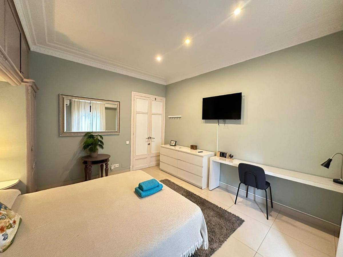 Single Room with Shared Bathroom in Barcelona Centre, Barcelona