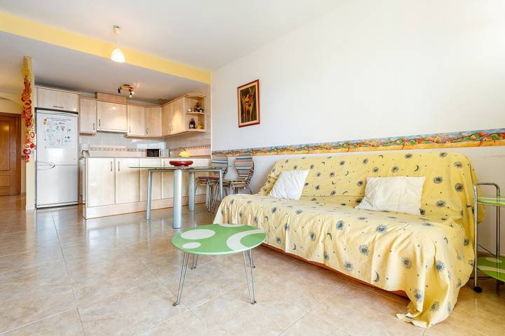 Entire apartment, Apartment 'Cap Roig, Appartement Duplex' with Shared Pool, Private Terrace and Balcony in l'Ampolla, Costa Dorada