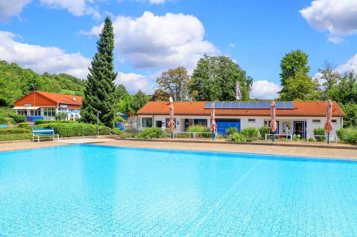 Bungalow für 6 Personen, mit Pool und Kinderpool sowie Terrasse