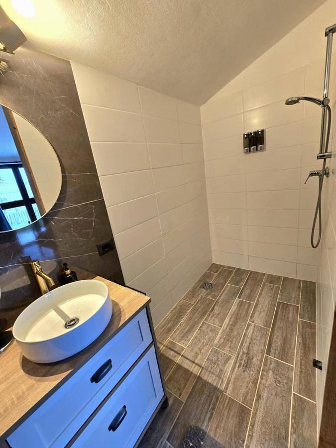 Gîte pour 7 personnes, avec vue ainsi que piscine et jardin à Cingoli - 3