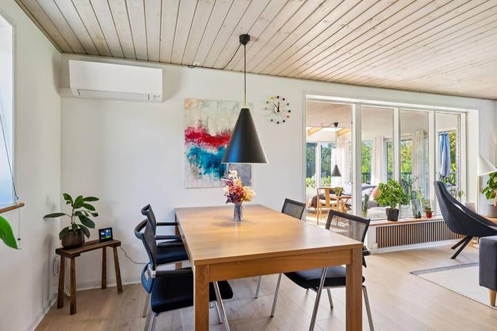 Charmantes Ferienhaus mit großem Garten und heller Veranda nahe Øer Strand und Ebeltoft in Øerne, Ebeltoft