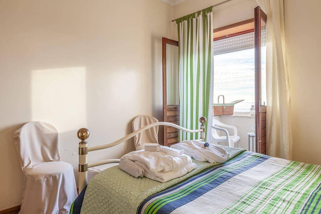 Geheel vakantieappartement, Flat Juste Au-dessus de la Mer 2 in Moledo, Distrito de Viana do Castelo