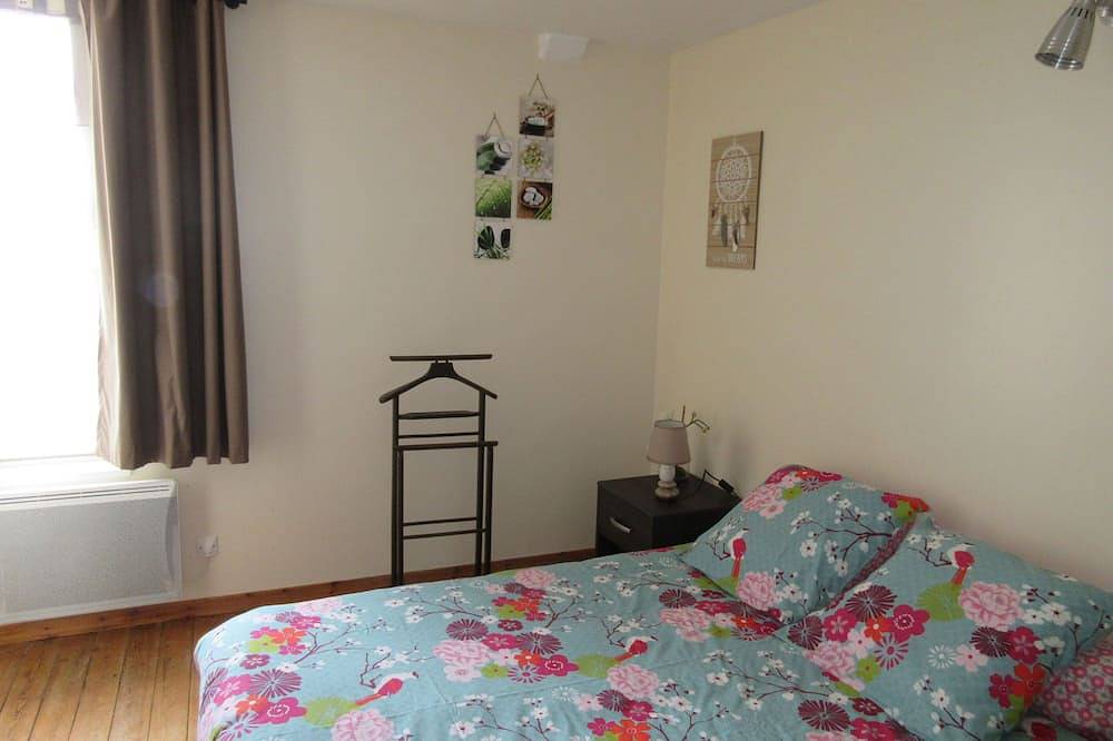 Apartamento entero, 2/4 personas en el corazón de Bayeux con un pequeño jardín privado. in Bayeux, Región de Bayeux