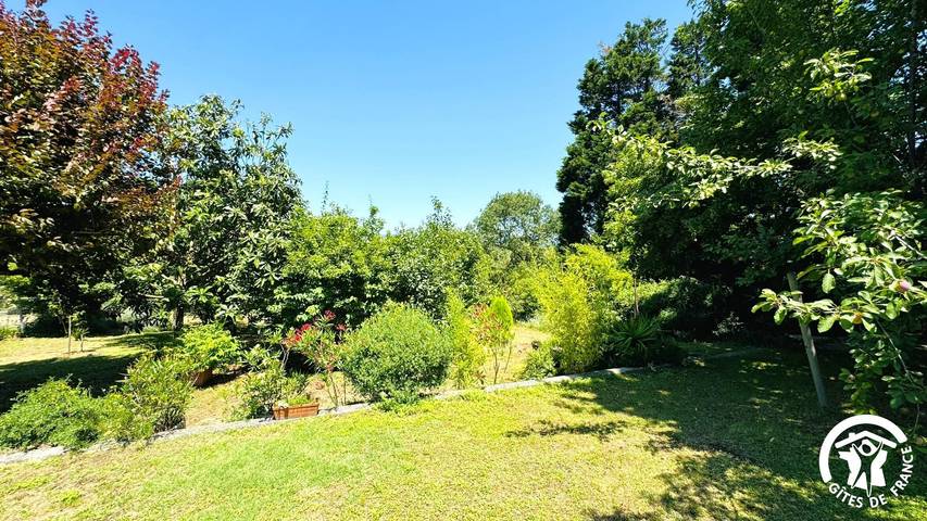 Gîte pour 6 personnes, avec jardin à Saint-Martin-Lalande - 4
