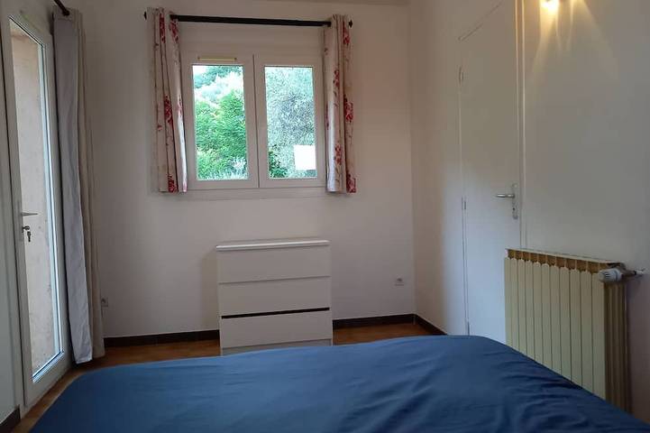 Location de vacances pour 6 personnes, avec jardin et terrasse, animaux acceptés à Solliès-Ville - 3