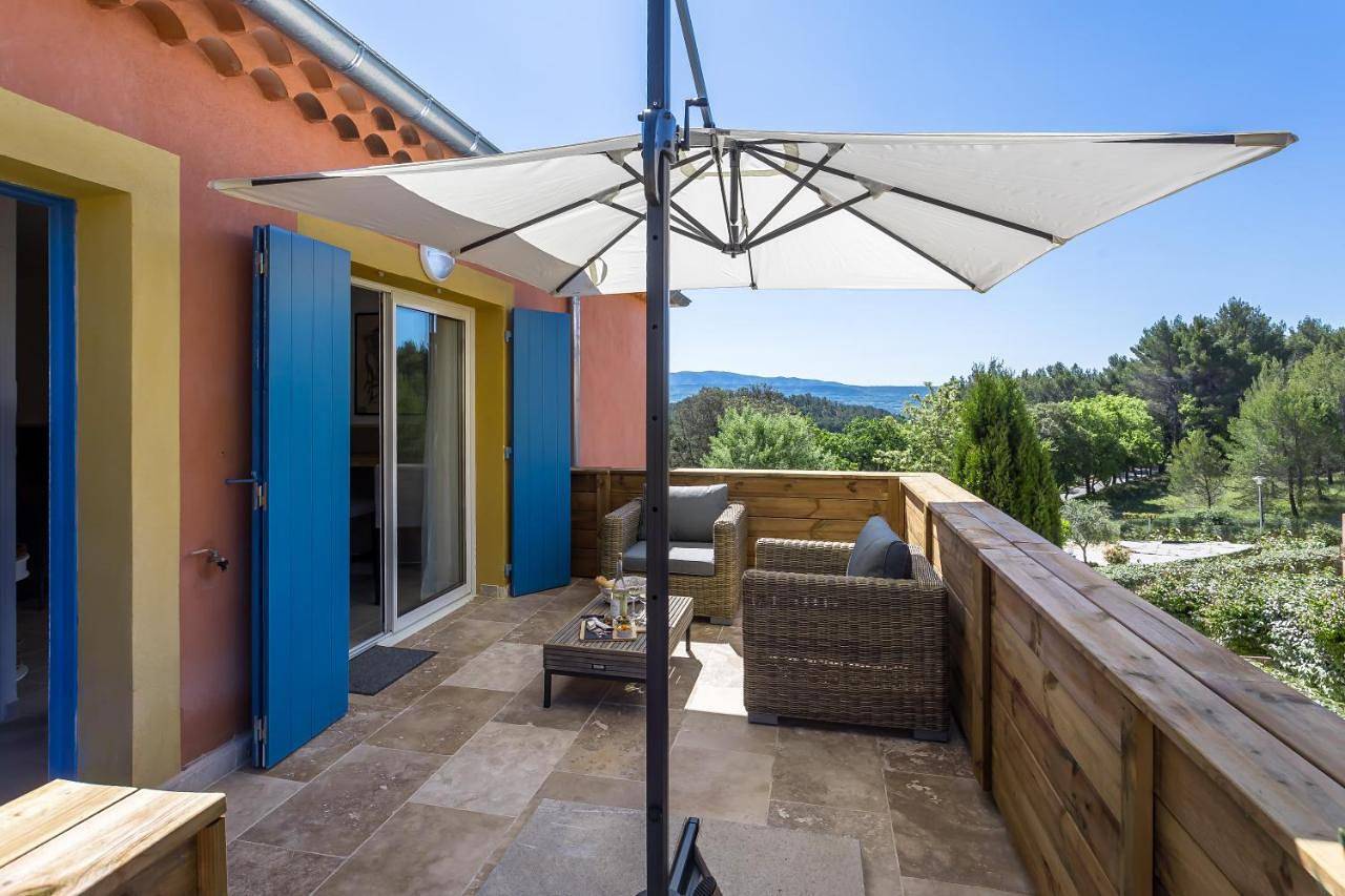 Appartement entier, One-Bedroom Apartment in Roussillon, Parc naturel régional du Luberon