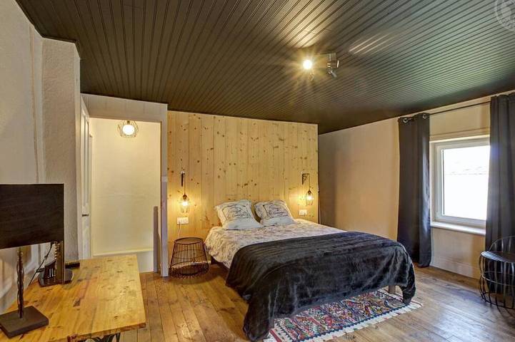 Gîte pour 13 personnes, avec jardin à Belmont-de-la-Loire - 4