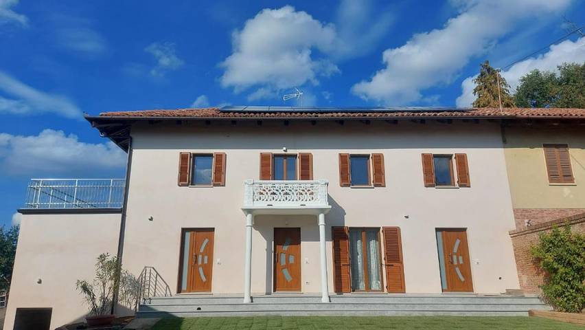 Appartamento per 2 persone, con panorama e giardino in Govone