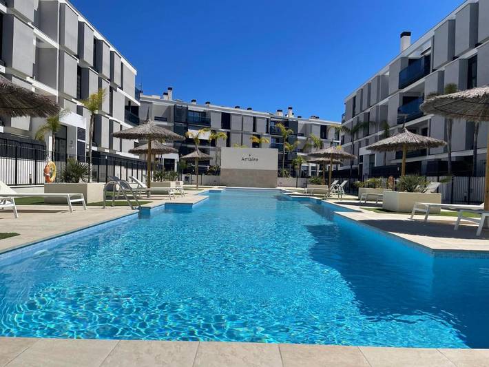 Apartamento de vacaciones para 6 personas, con vistas además de piscina y jardín - 1