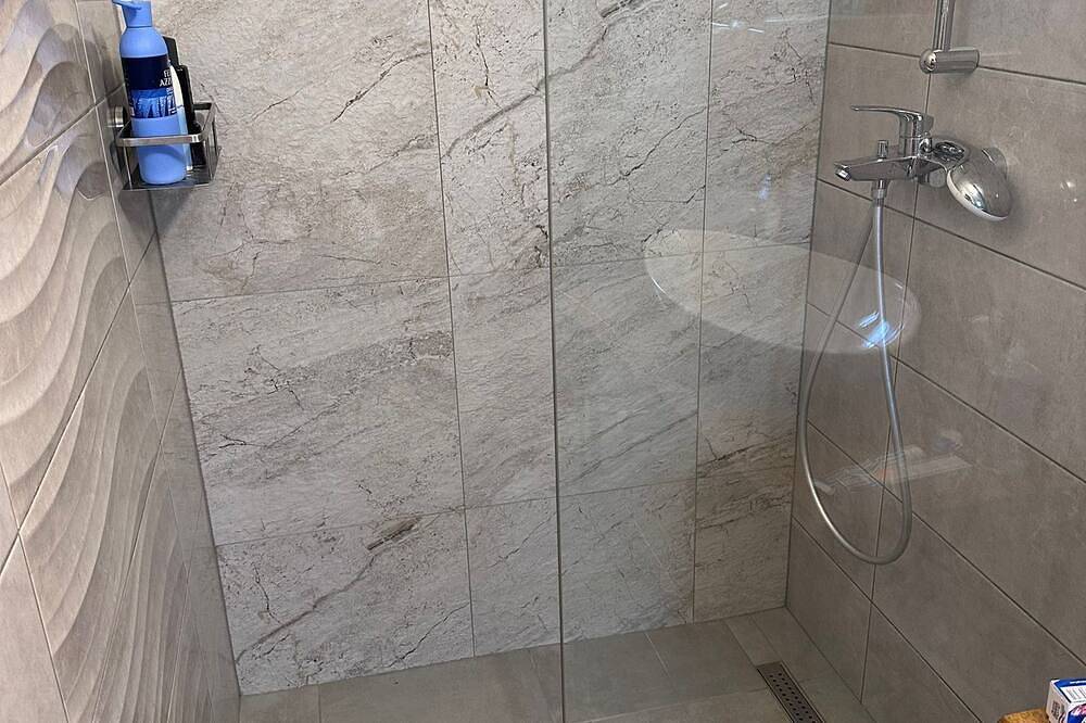 Charming 3-bedroom country house in peaceful Lička Jesenica with swimming pool in Karlovac und Umgebung