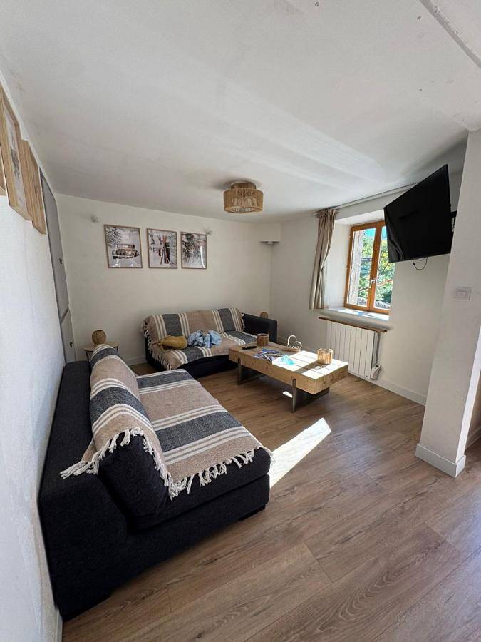 Location de vacances pour 8 personnes, avec vue et balcon, animaux acceptés à Formiguères - 2