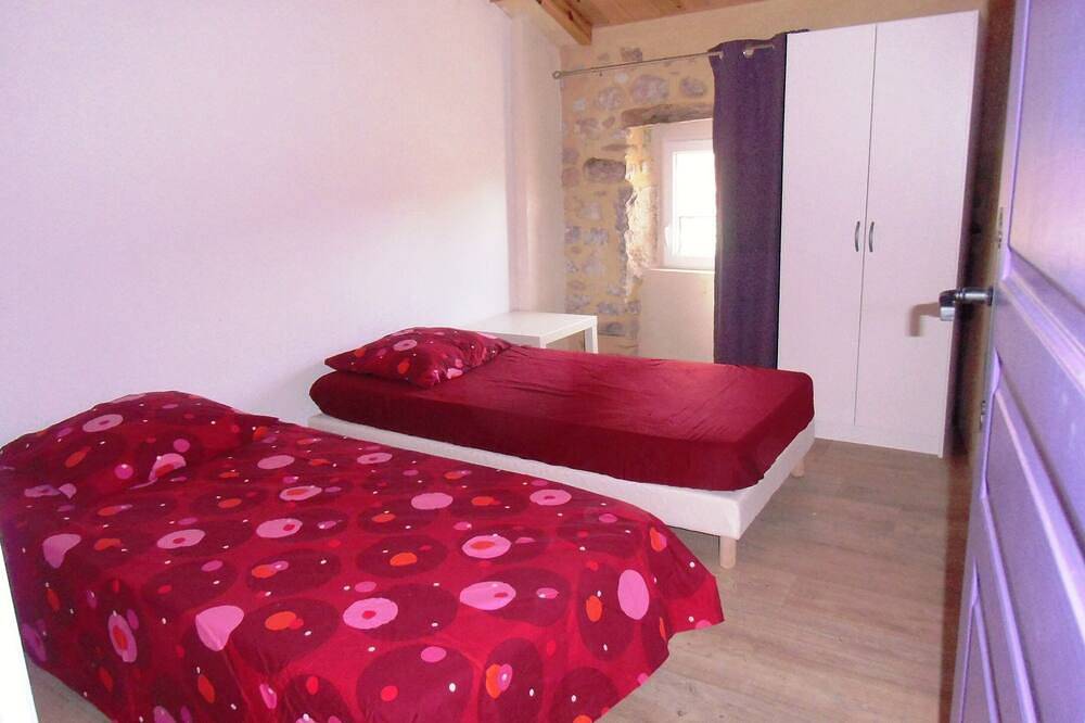 Maison en pierre indépendante de 8/10 pers. à proximité de la rivière Chassezac in Berrias-et-Casteljau, Parc national des Cévennes