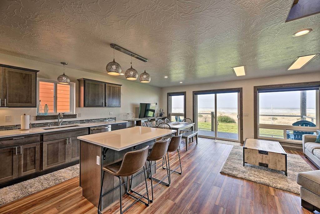 Cottage for 8 People in Oregon Coast, Oregon