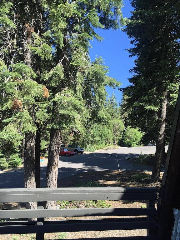 Holiday rental for 8 people, with garden in California