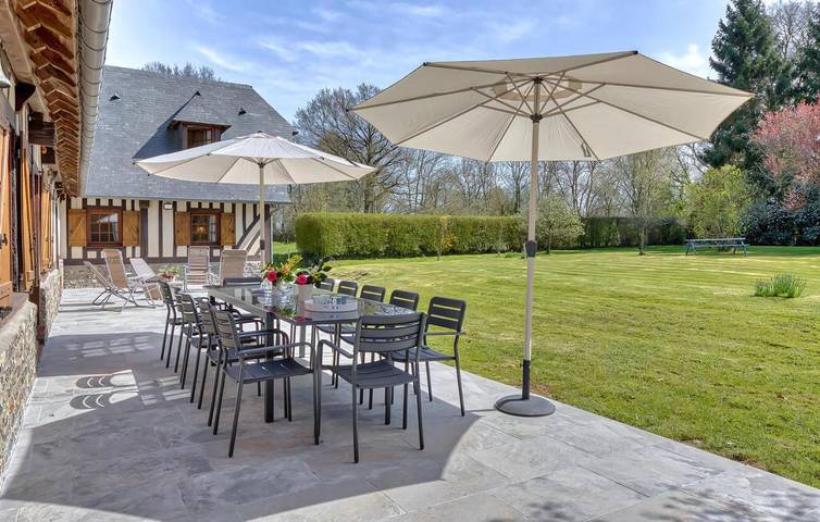 Location de vacances pour 13 personnes, avec jardin ainsi que vue et balcon à Saint-Étienne-l'Allier - 2