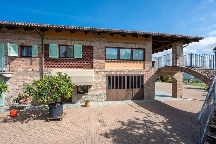 Ferienhaus für 4 Personen, mit Terrasse und Garten sowie Pool