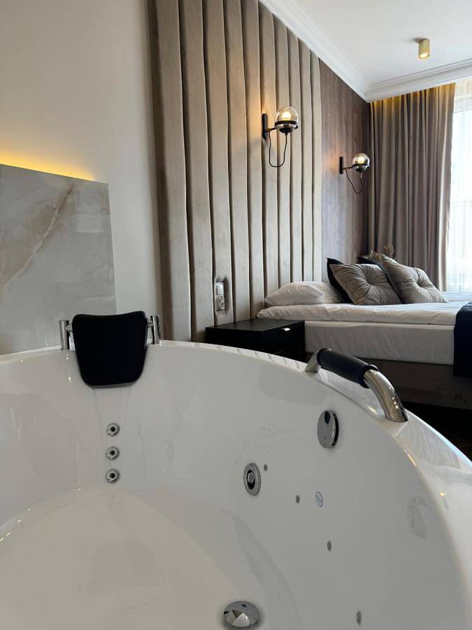 Apartament wakacyjny dla 10 osób, z Balkon i Jacuzzi oraz Taras i Sauna w Kielce