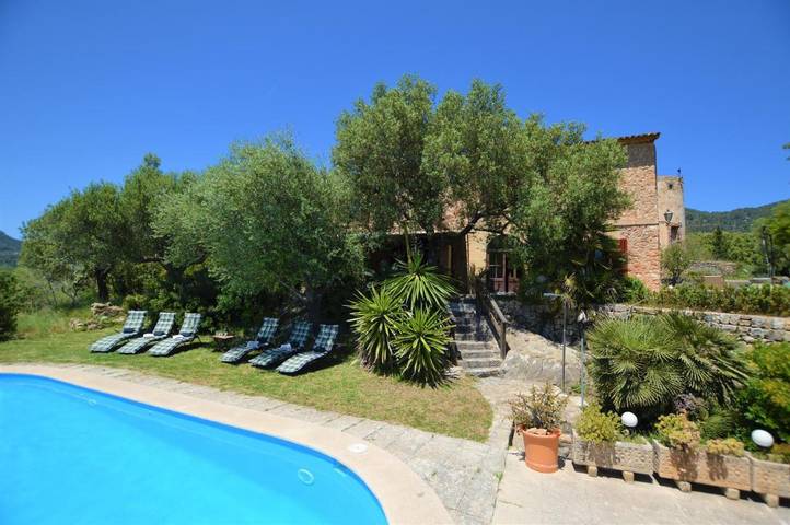 Holiday home for 10 people, with terrace and pool as well as garden, with pets - 1