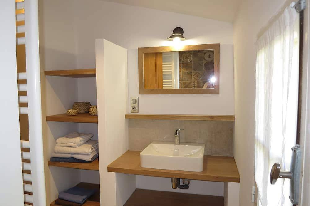 Villa  \"Mas du Luberon\" - Domaine de la Bastidonne,  Lavandes, piscine, clim. 4* in Céreste, Parc naturel régional du Luberon