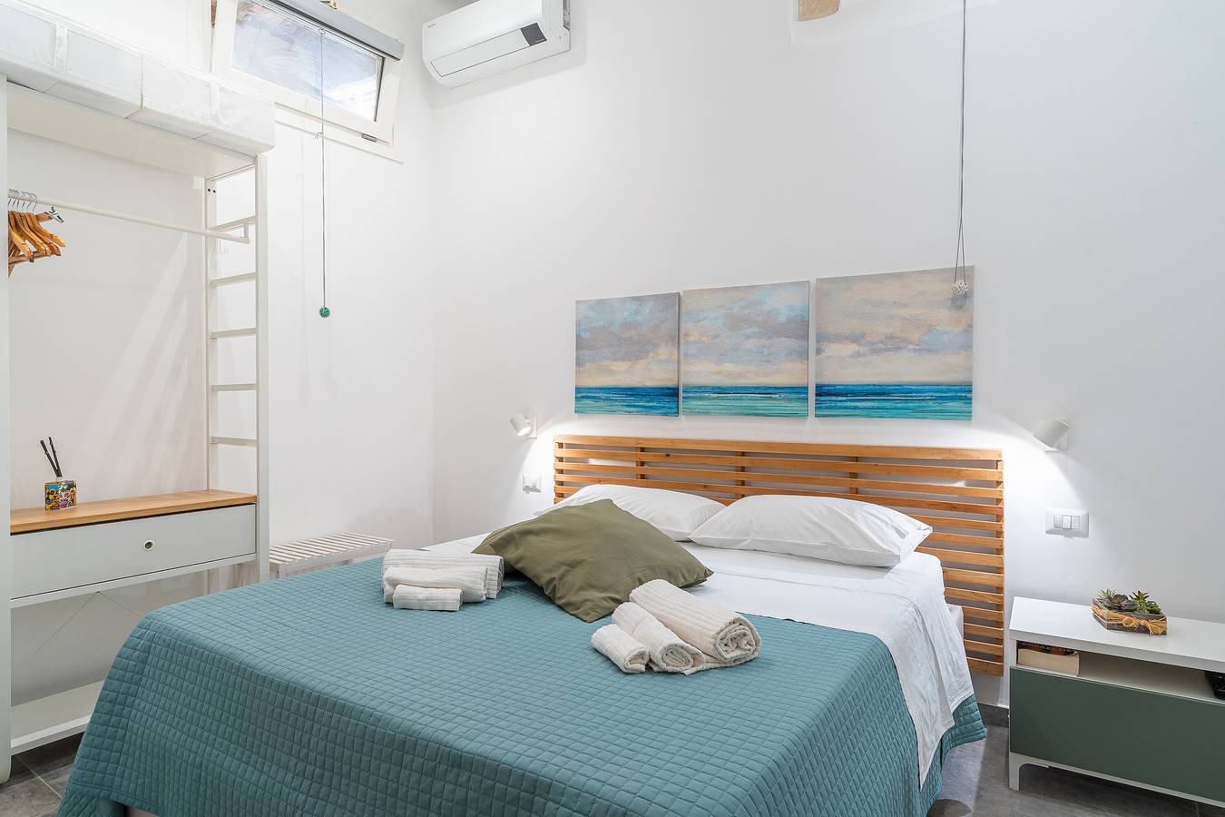 Ganze Wohnung, Ferienwohnung 'White' mit Balkon, Wi-Fi und Klimaanlage in Syrakus, Syrakus Provinz