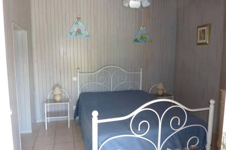 Ferienhaus auf einem geschlossenen Waldgrundstück in Castelferrus, Tarn-et-Garonne