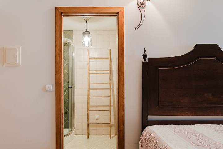 Apartamento inteiro, Quarto 'Duplo - 4' com terraço partilhado e acesso Wi-Fi in Pitões das Júnias, Parque Nacional da Peneda-Gerês