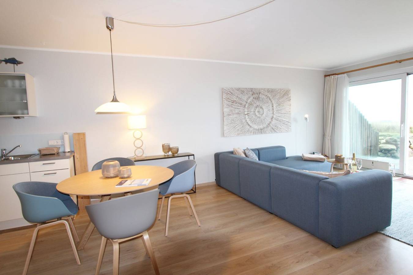 Ganze Wohnung, Hell gestaltete Ferienwohnung in exponierter Lage am Wenningstedter Strand in Wenningstedt, Sylt