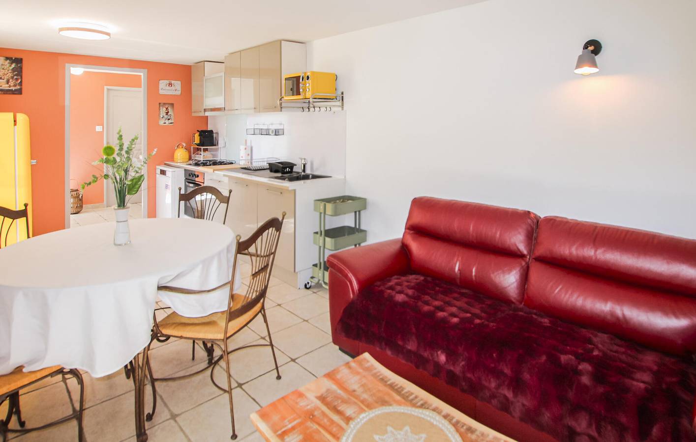 Appartement confortable avec jardin près du centre-ville de Courthézon - Parking et Wi-Fi gratuits in Courthézon, Vaucluse