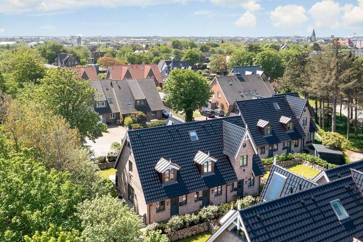 Hausteil im Erd- und Obergeschoss mit ca. 80 qm Nutzfläche für bis zu 4 Personen in Tinnum, Sylt (Gemeinde)