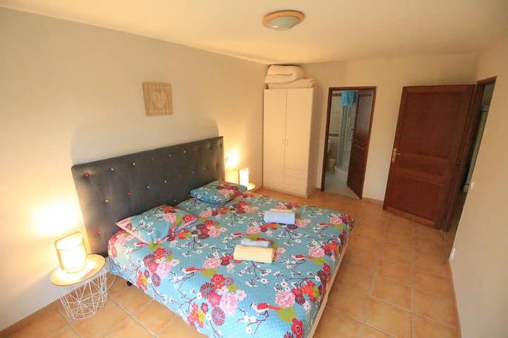 Location de vacances pour 6 personnes, avec jardin ainsi que piscine et terrasse, animaux acceptés à Urval - 3