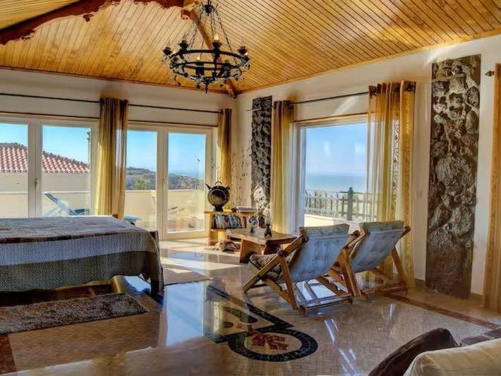 Location de vacances pour 7 personnes, avec Balcon ainsi que Terrasse et Jardin à Ribamar