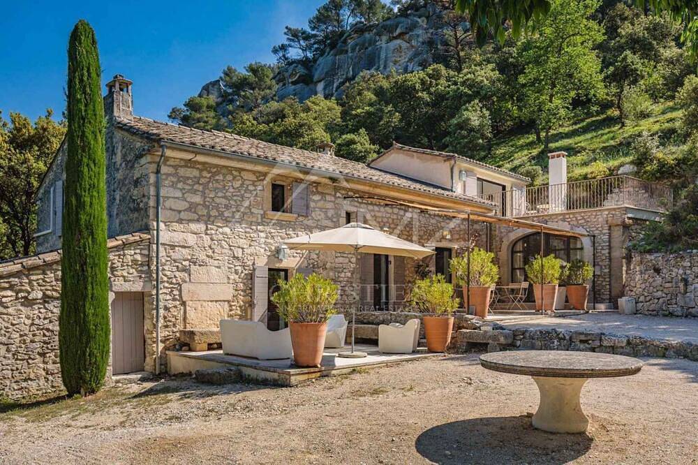 Les Mas Ferrando Luberon: Beautiful authentic Mas Courroussouvo in Oppède-le-Vieux in Oppède, Parc naturel régional du Luberon