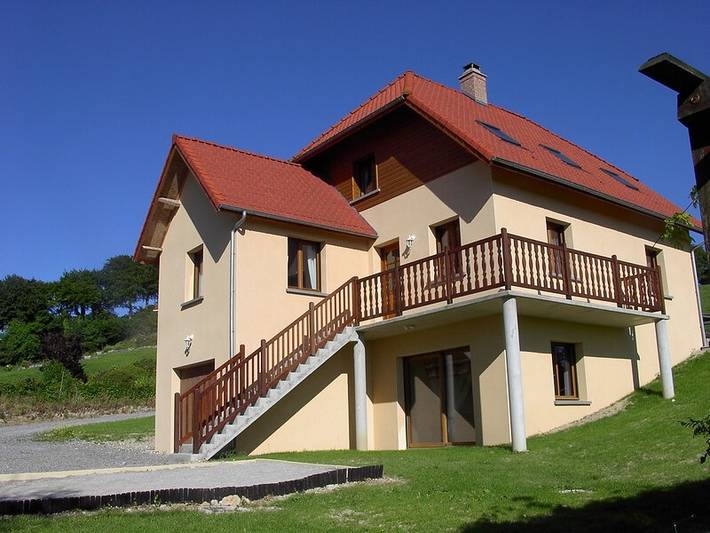 Gîte pour 12 personnes, avec Balcon et Jacuzzi ainsi que Terrasse et Jardin à Bezinghem