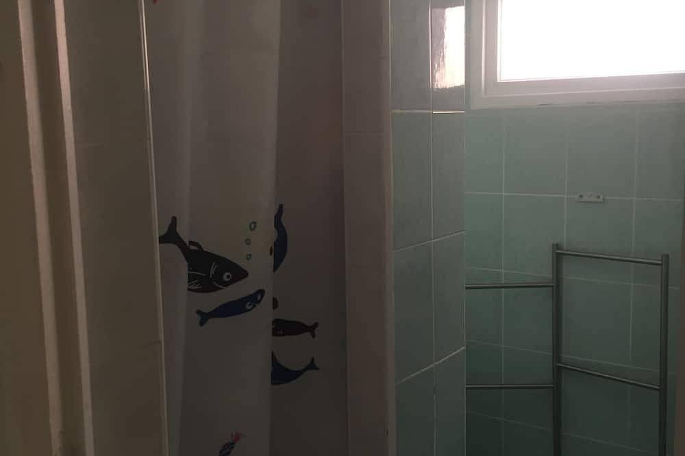 Entire apartment, Studio \" Pieds Dans L'eau \" In A Residence Of Character In Bandol in Bandol, Toulon region