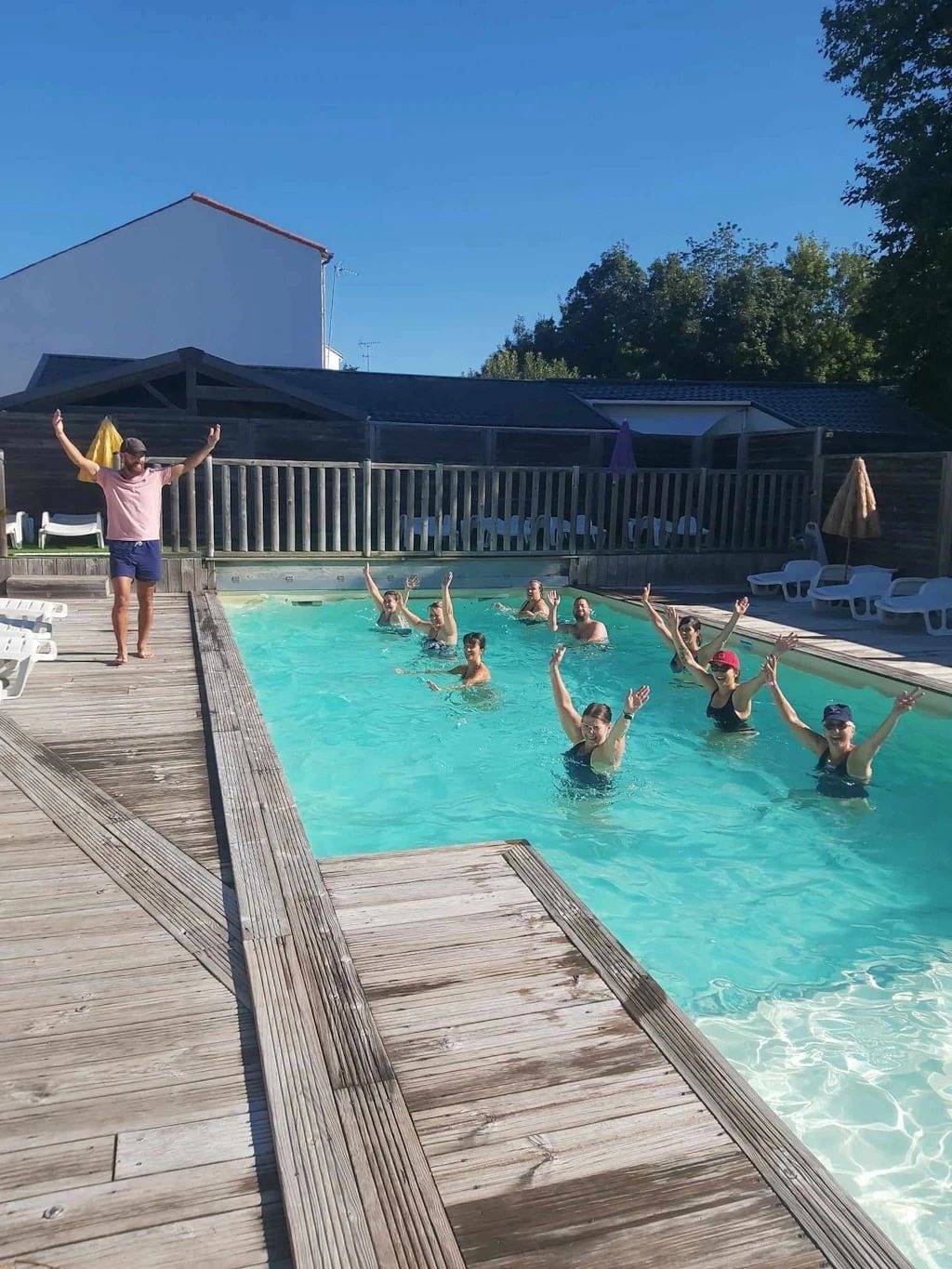 Camping 3 étoiles - Piscine - ccbfdhe in Surgères, Region de Rochefort