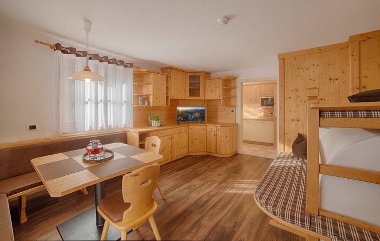 Ferienwohnung für 6 Personen, mit Sauna und Whirlpool sowie Garten