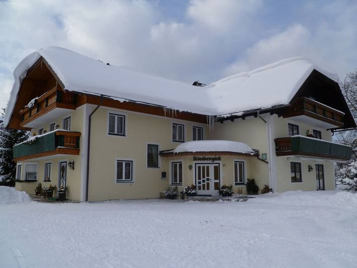 Ferienwohnung für 4 Personen, mit Balkon und Garten sowie Sauna und Seeblick in Sankt Gilgen