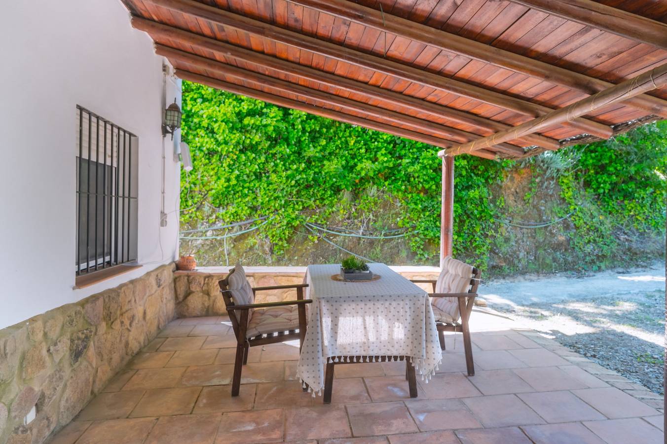 Casa rural 'Las Nubes' con vistas a la montaña, Wi-Fi y aire acondicionado in Cortegana, Sierra de Aracena y Picos de Aroche