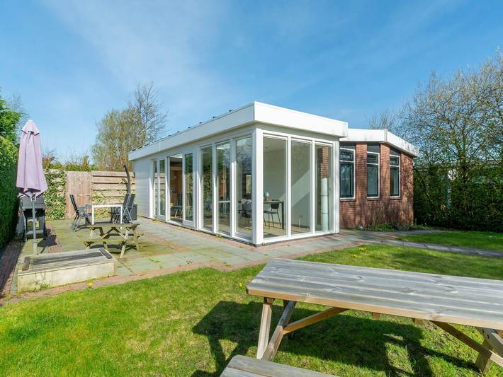 Ferienhaus für 4 Personen, mit Sauna und Garten sowie Terrasse, mit Haustier in Sint Maartensvlotbrug