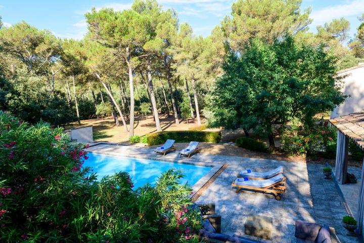 Location de vacances pour 8 personnes, avec piscine et jardin à Barbentane - 2
