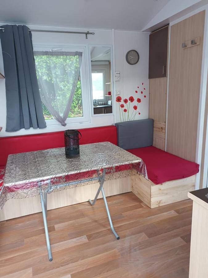 Location de vacances pour 4 personnes, avec terrasse ainsi que piscine et jardin à Roquevaire - 4