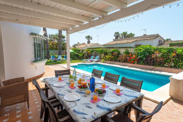 Finca für 7 Personen, mit Pool und Ausblick sowie Garten in Estepona - 3