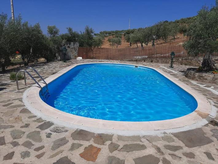 Casa rural para 8 personas, con piscina y jardín en Mogadouro