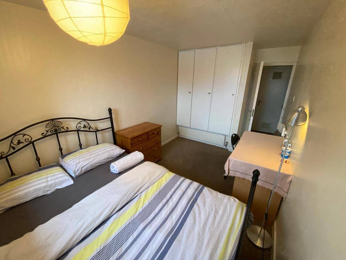 Double Room in Coventry, Birmingham Area