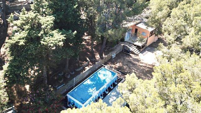 Location de vacances pour 2 personnes, avec vue ainsi que jardin et piscine, adapté aux familles dans Plage Coupereau - 2