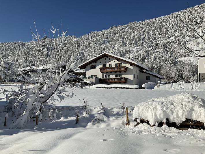 Glamping voor 5 personen, met terras en tuin in Tirol