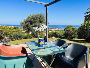 Gîte pour 6 personnes, avec terrasse dans Gare du Club Med Cocody